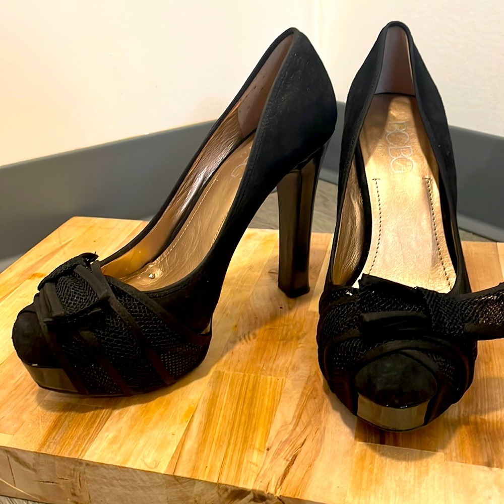BCBG 10b heels